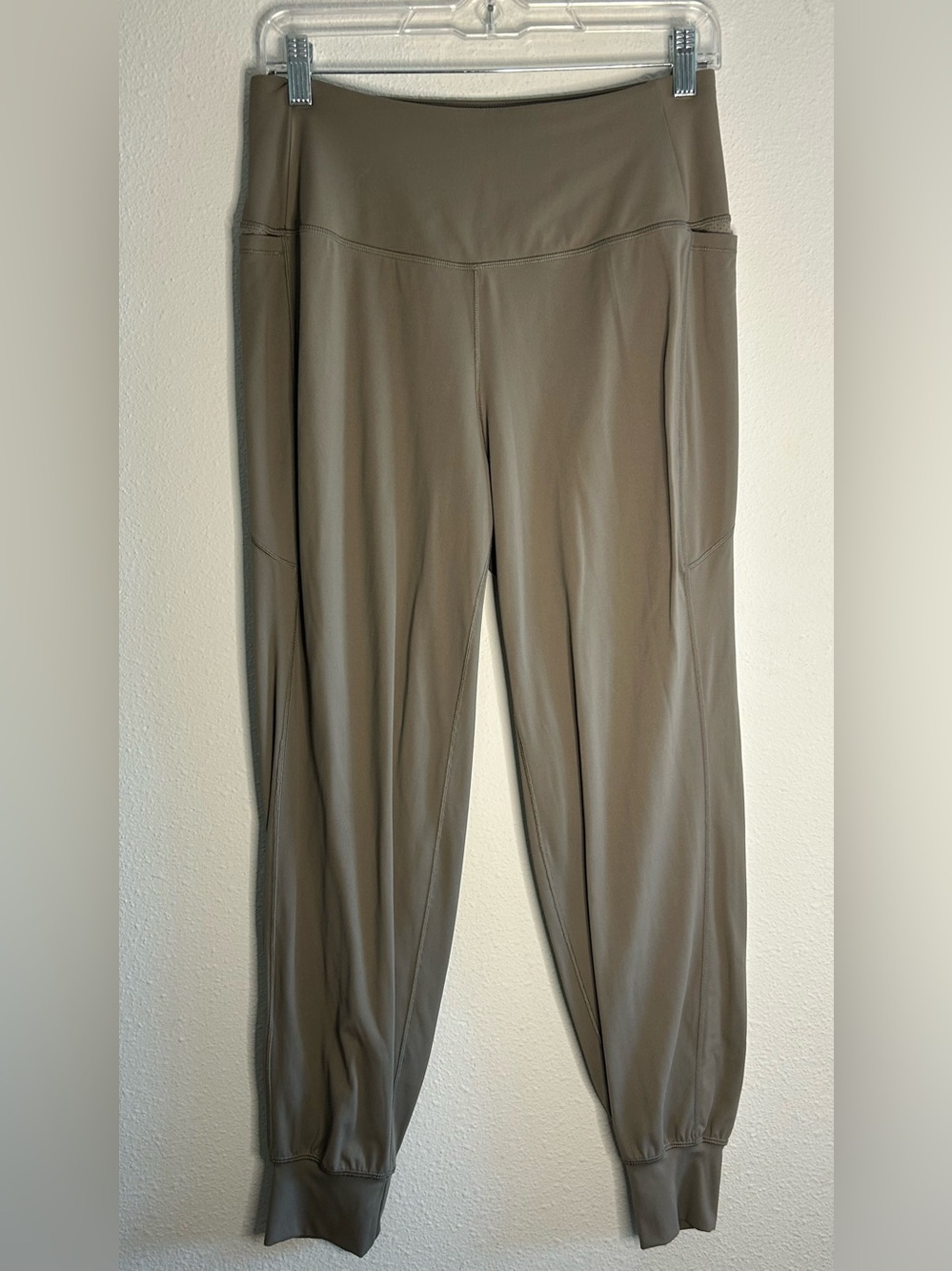 Calia High-Rise Taupe Jogger Pants with Side Pockets